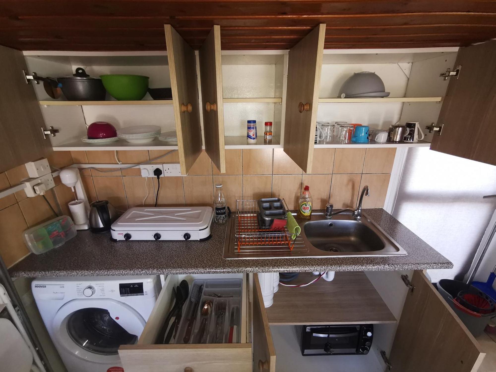 Strovolos Rooms Studios นิโคเซีย ห้อง รูปภาพ